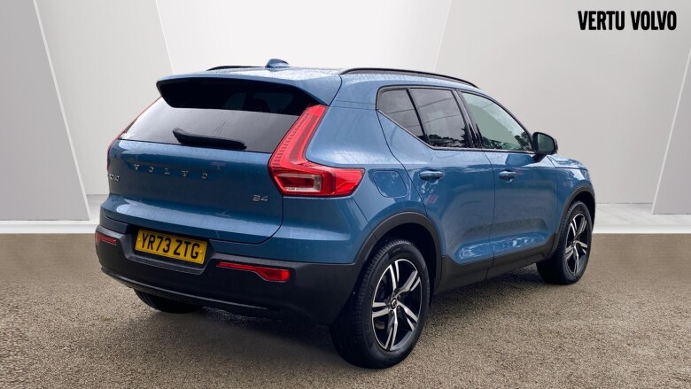 Volvo XC40 2.0 B4P Plus Dark 5dr Auto Petrol Estate
